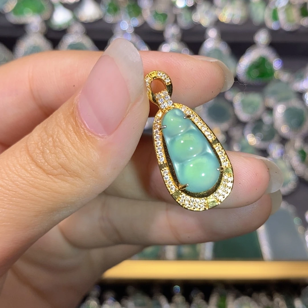 翡翠未镶嵌颈饰天然