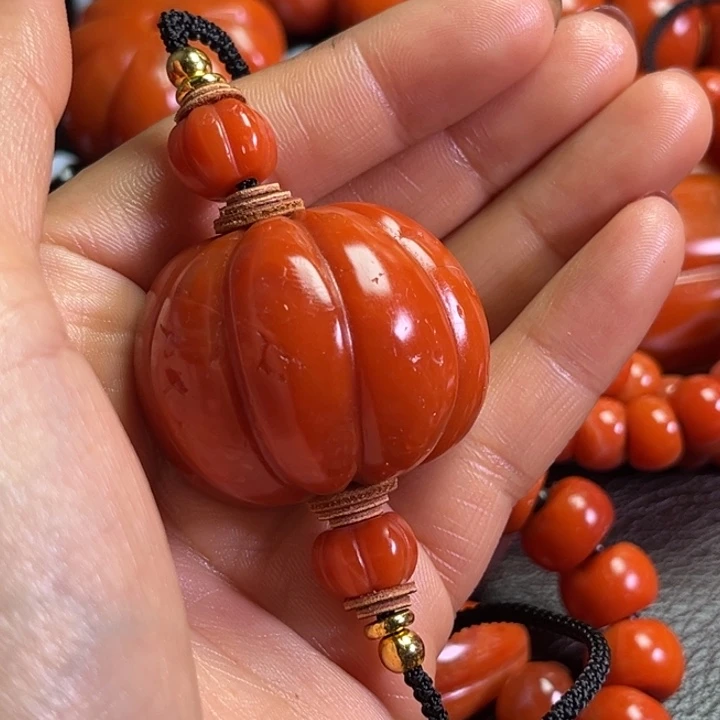 颈饰琉璃德*琉璃………….