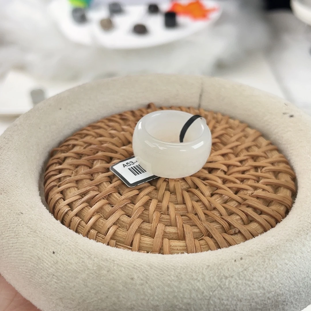 和田玉未镶嵌戒指白玉轮胎。17。不退换