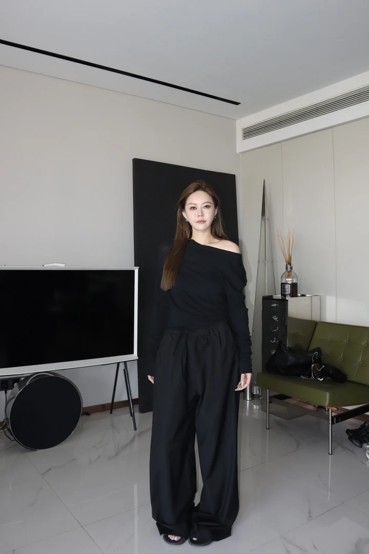 KIOKWANG//小众设计感 斜肩两穿长袖修身露肩长袖上衣