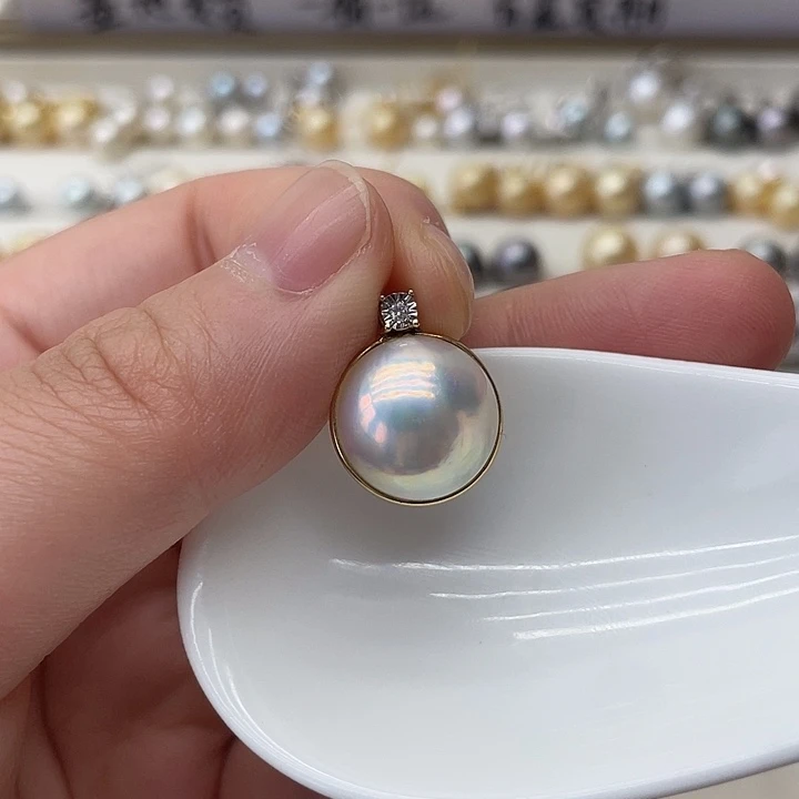 18K金镶嵌拼合珍珠（马贝珠）吊坠(不含链)