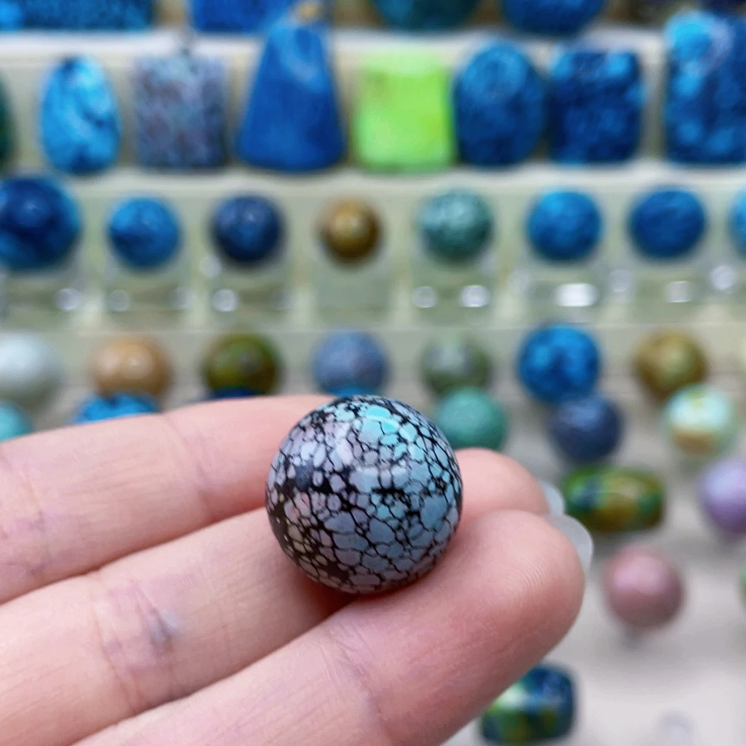 未镶嵌绿松石颈饰