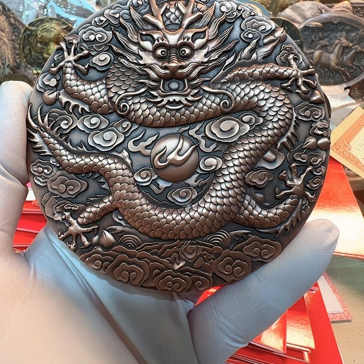 其他普通金属大龙铜章一枚
