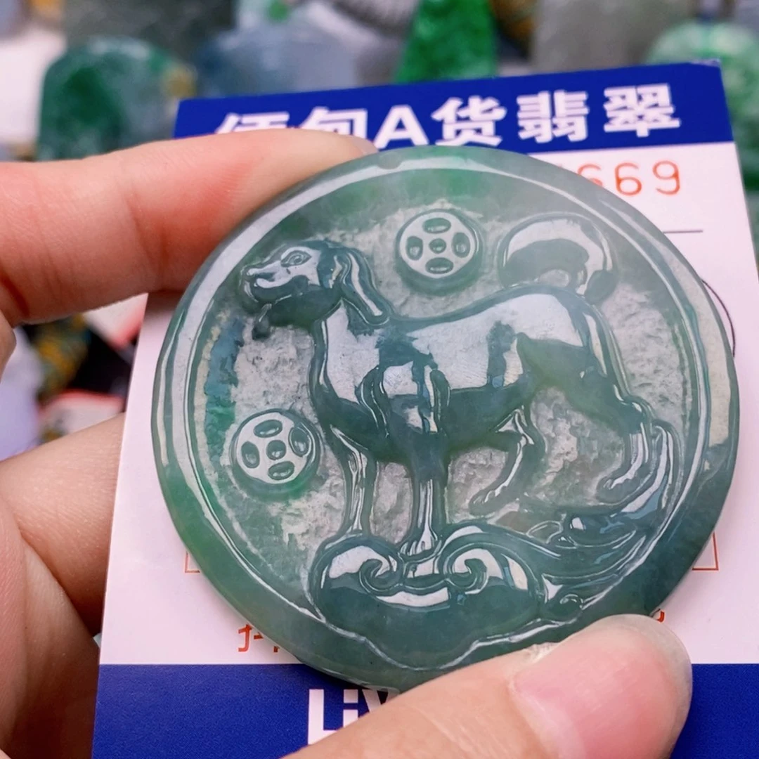 吊坠(不含链)未镶嵌翡翠