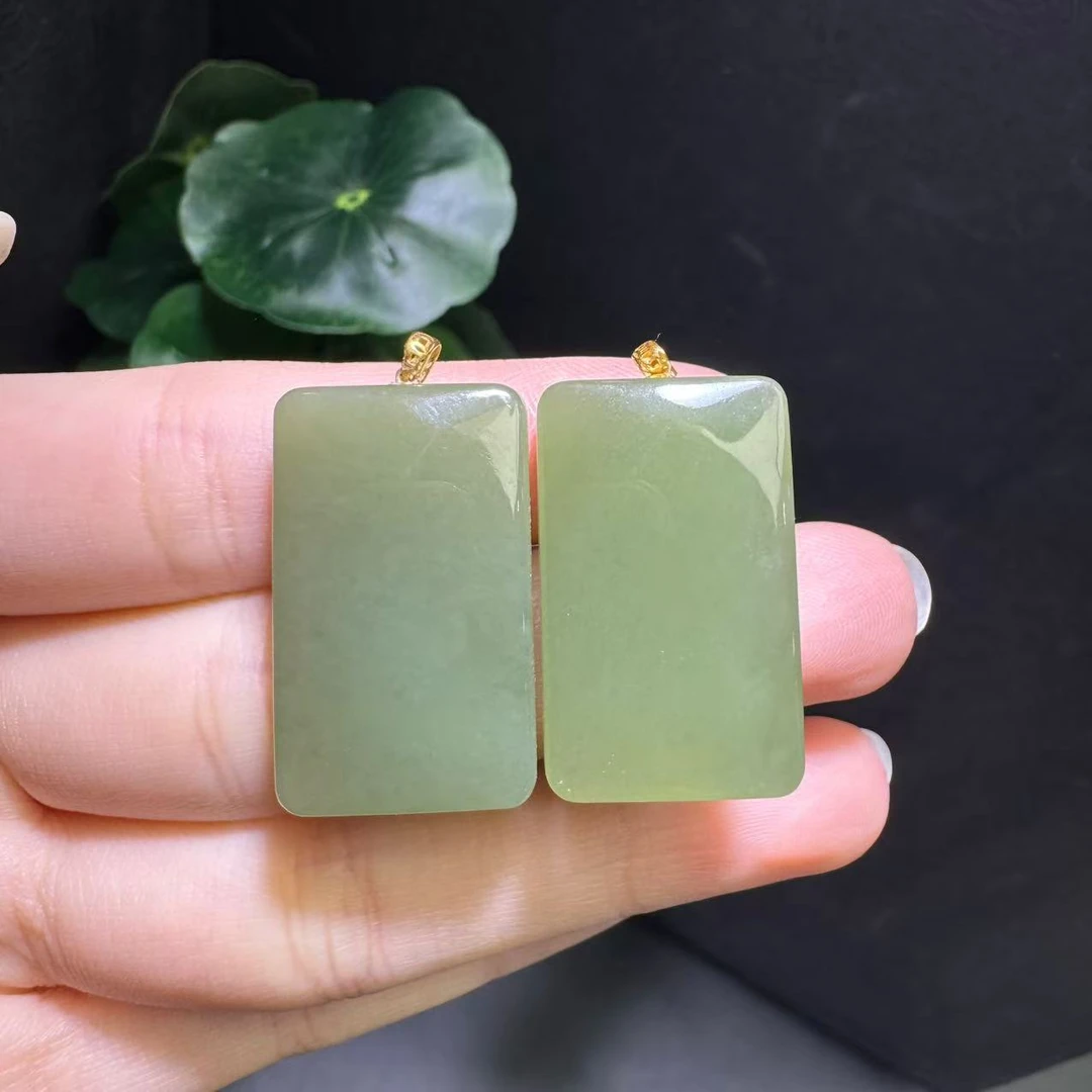 HJ4636-18K金扣头和田玉无事牌-配麻花链-多样性发其一