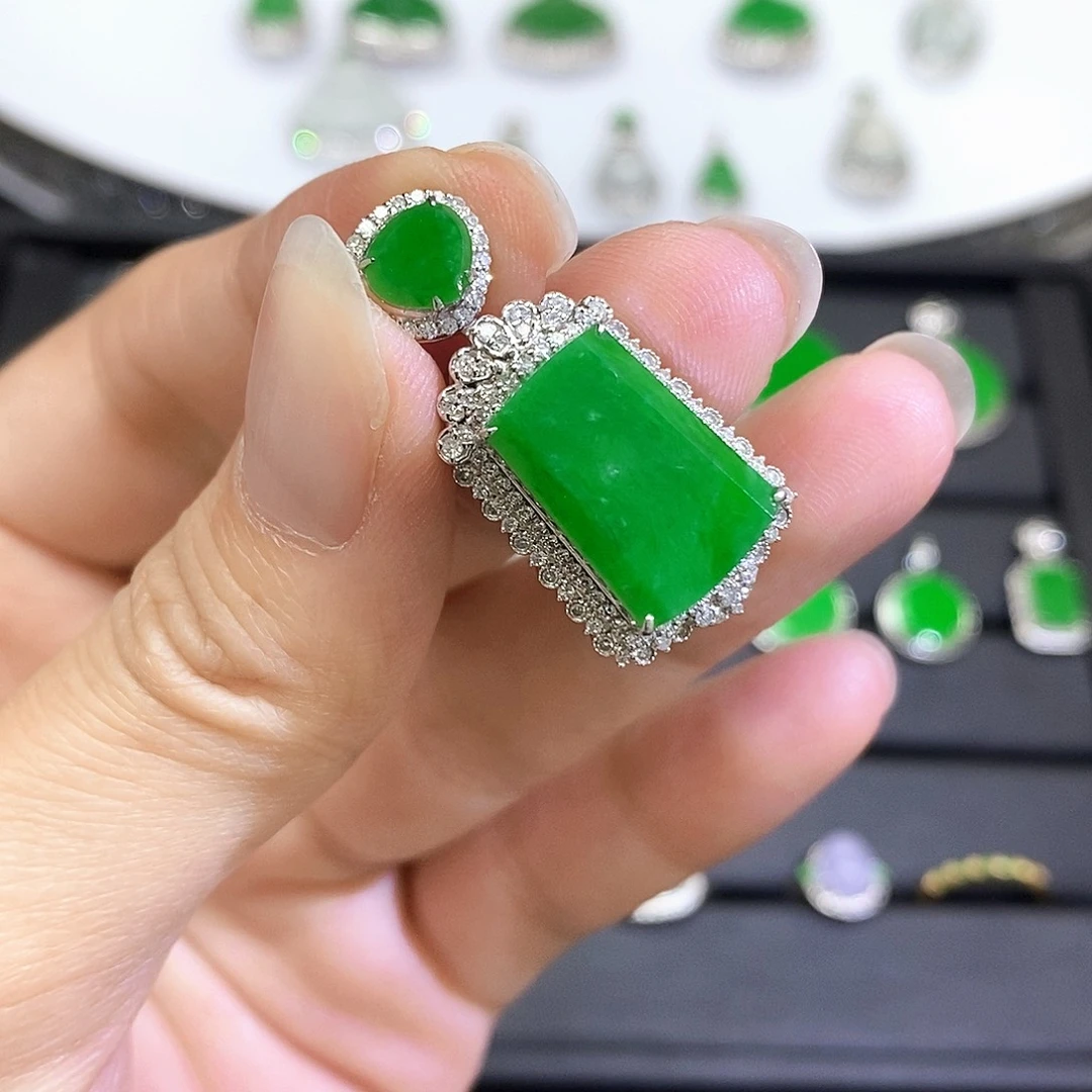 翡翠18K金镶嵌吊坠(不含链)