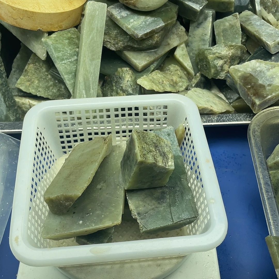 和田玉（糖玉）未镶嵌吊坠(不含链)和田玉边角料DIY