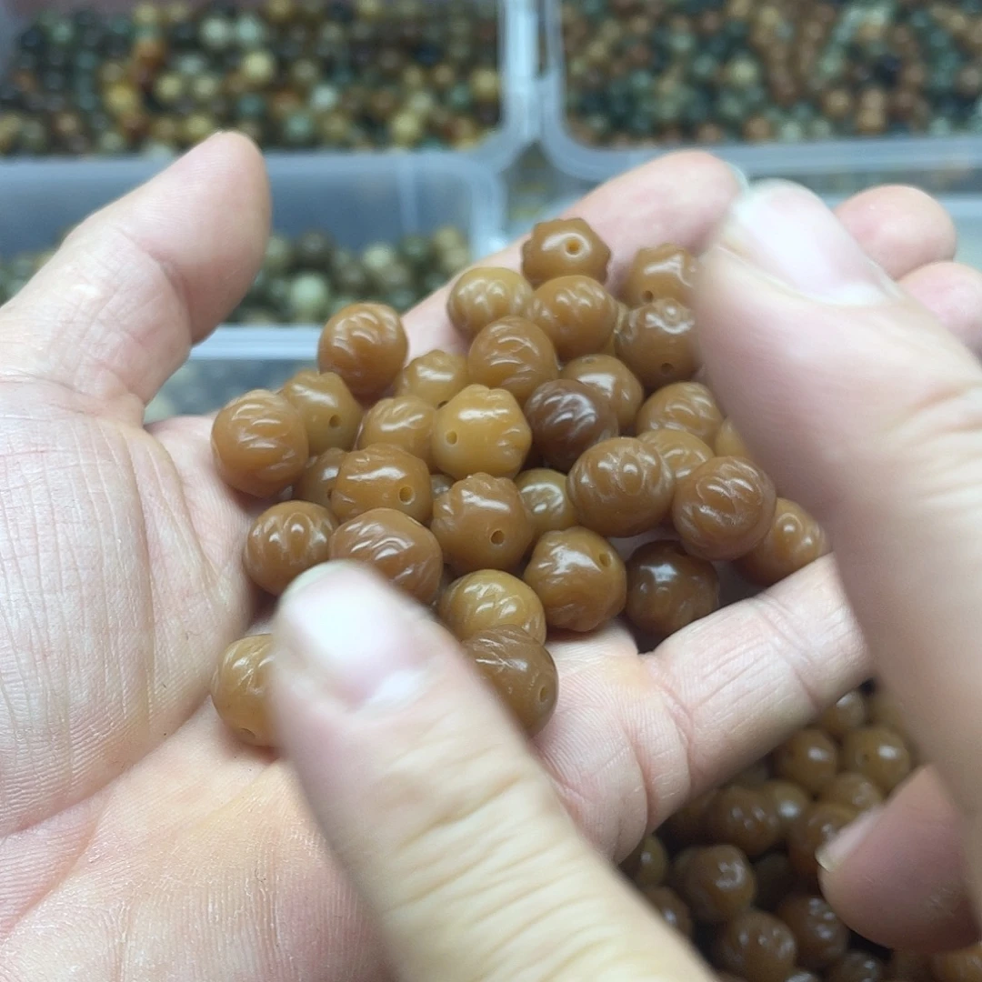 白玉菩提吊坠13雕刻吞噬40颗