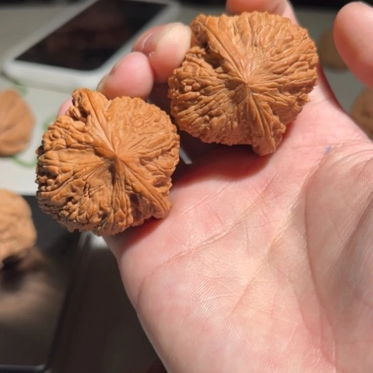 吊坠文玩核桃绣球