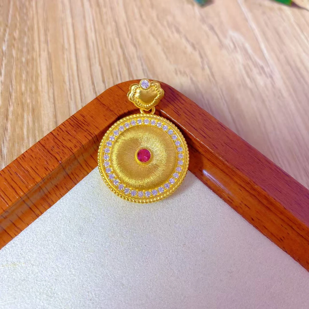 足金999 简约百搭缤纷如意扣罗盘吊坠