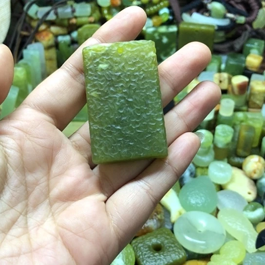 未镶嵌岫玉吊坠岫