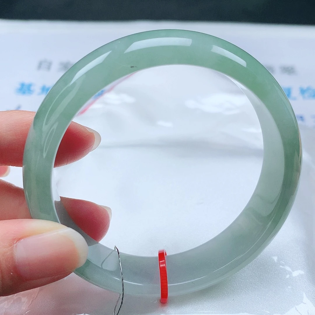 翡翠手镯未镶嵌58圈