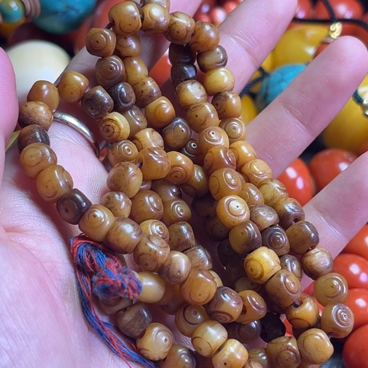 颈饰琉璃心**尘琉璃……………