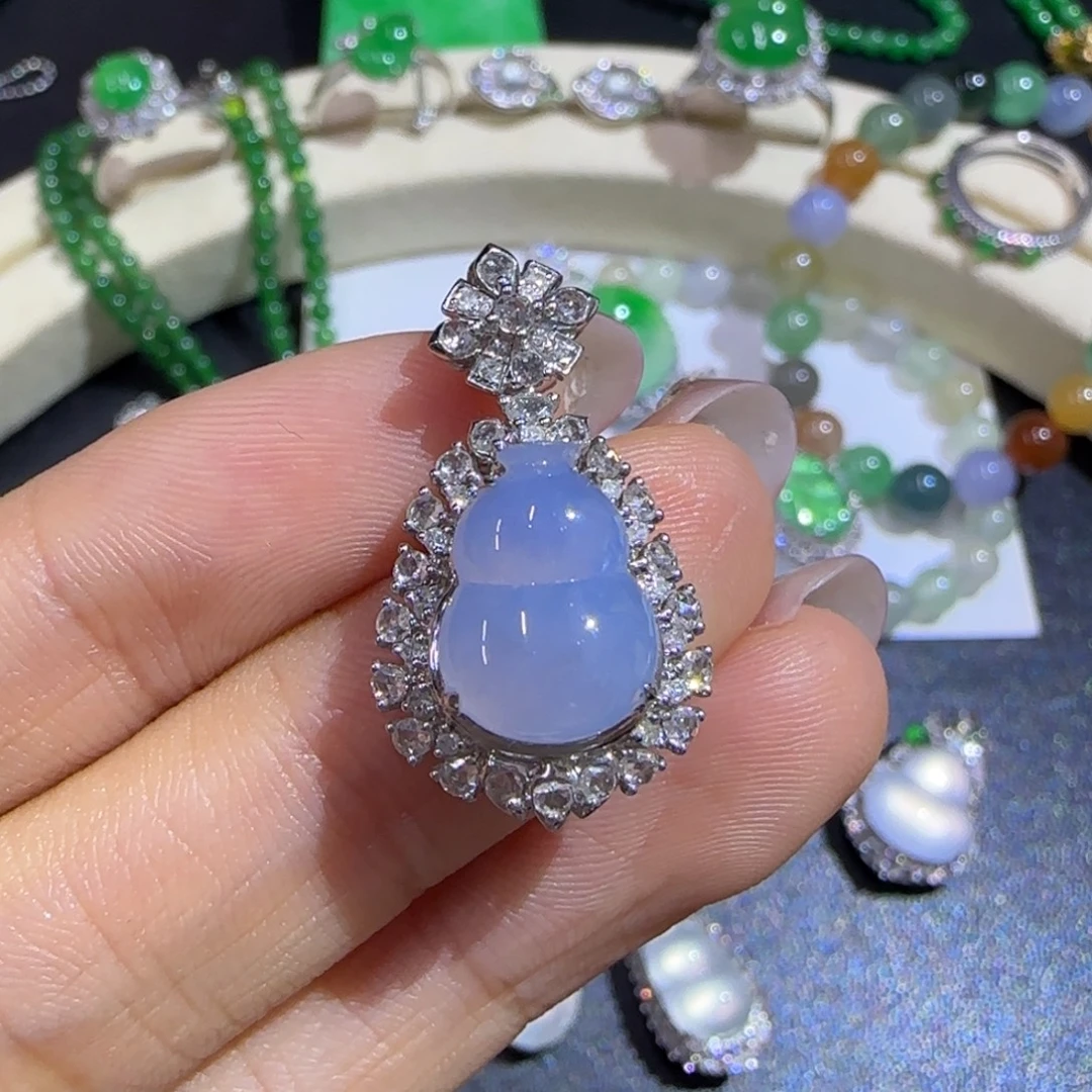 翡翠18K金镶嵌颈饰精品