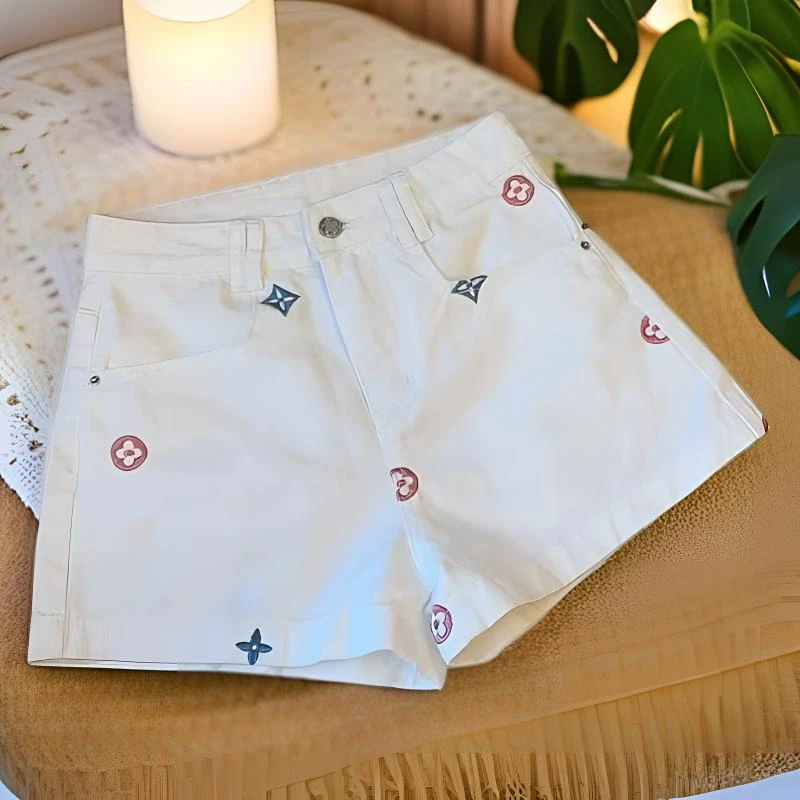 2025年夏季显瘦百搭小清新时尚刺绣设计感高腰牛仔气质小众女短裤