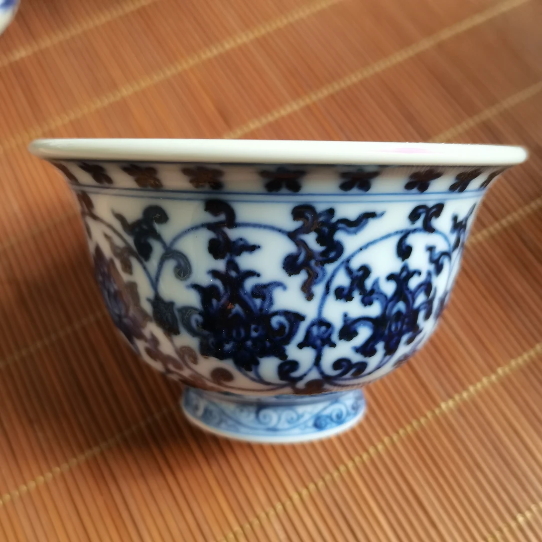 景德镇陶瓷茶器青花缠枝莲双狮压手杯