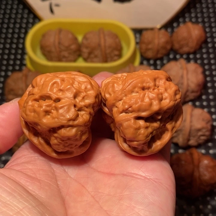 文玩核桃把件大八腿细腰