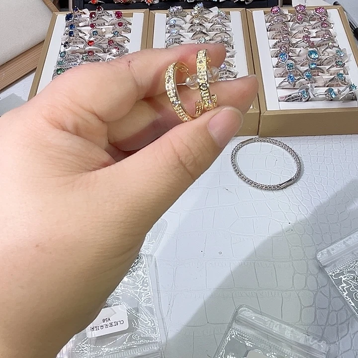 莫桑石铜合金CL满天星耳钉