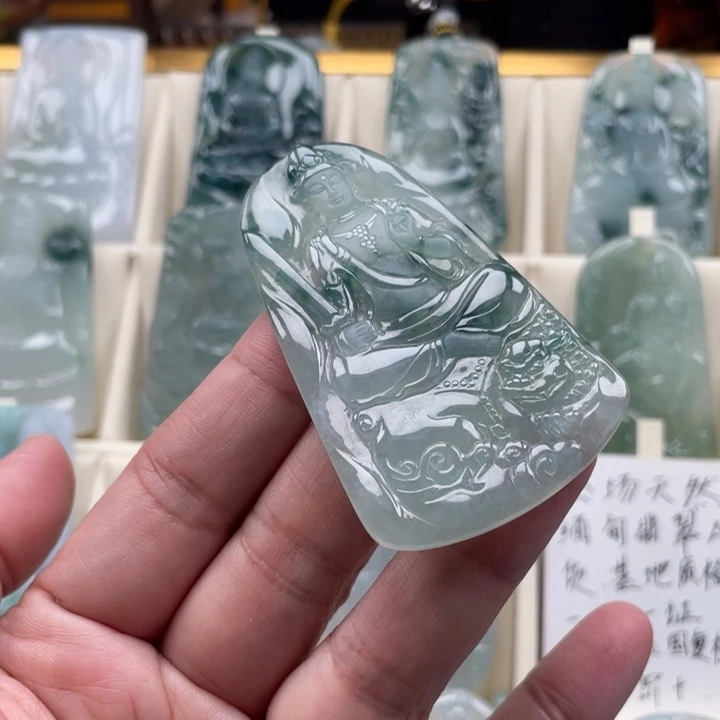 翡翠未镶嵌颈饰玉