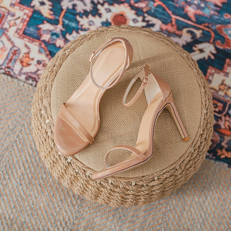飞燕女鞋2025春夏新款圆头露趾一字扣高跟鞋百搭显瘦性感细跟凉鞋