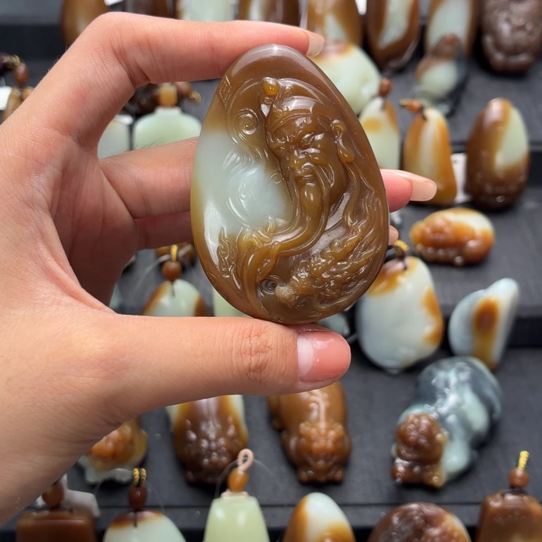 和田玉未镶嵌颈饰