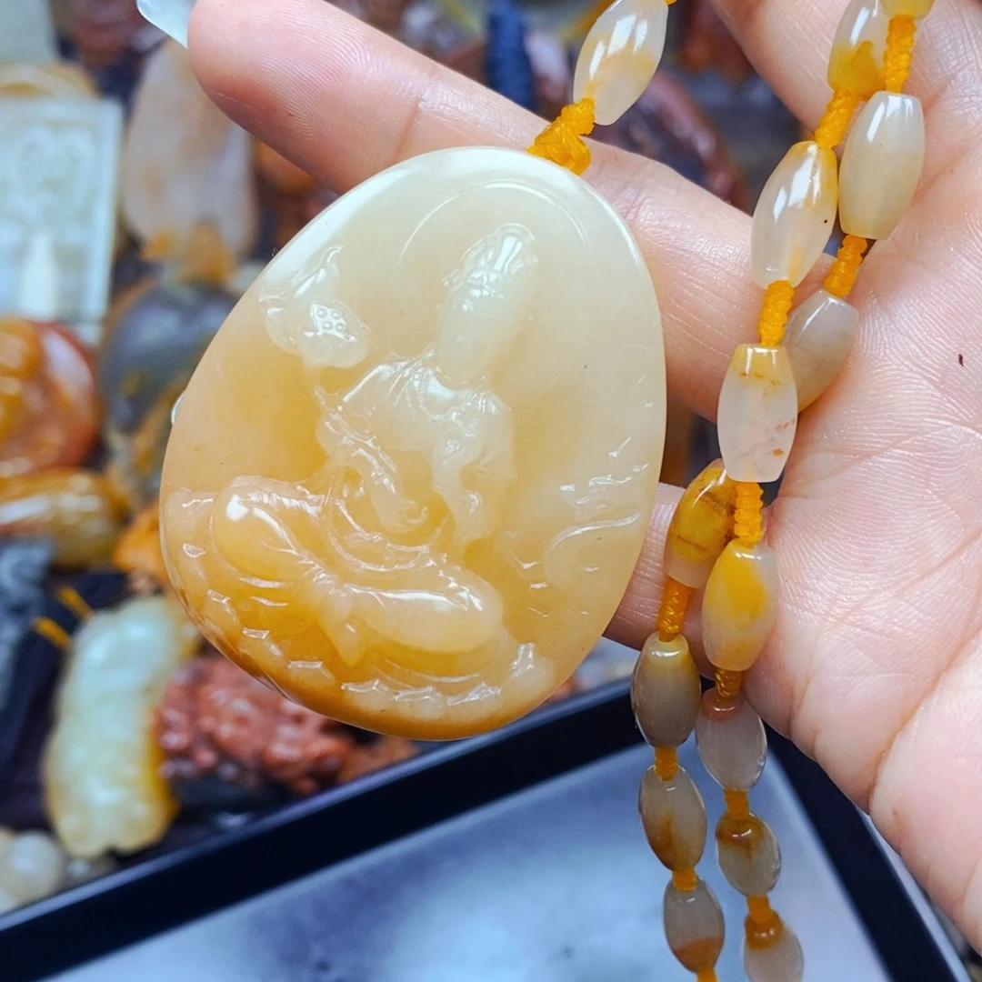 石英质玉（黄龙玉）未镶嵌颈饰