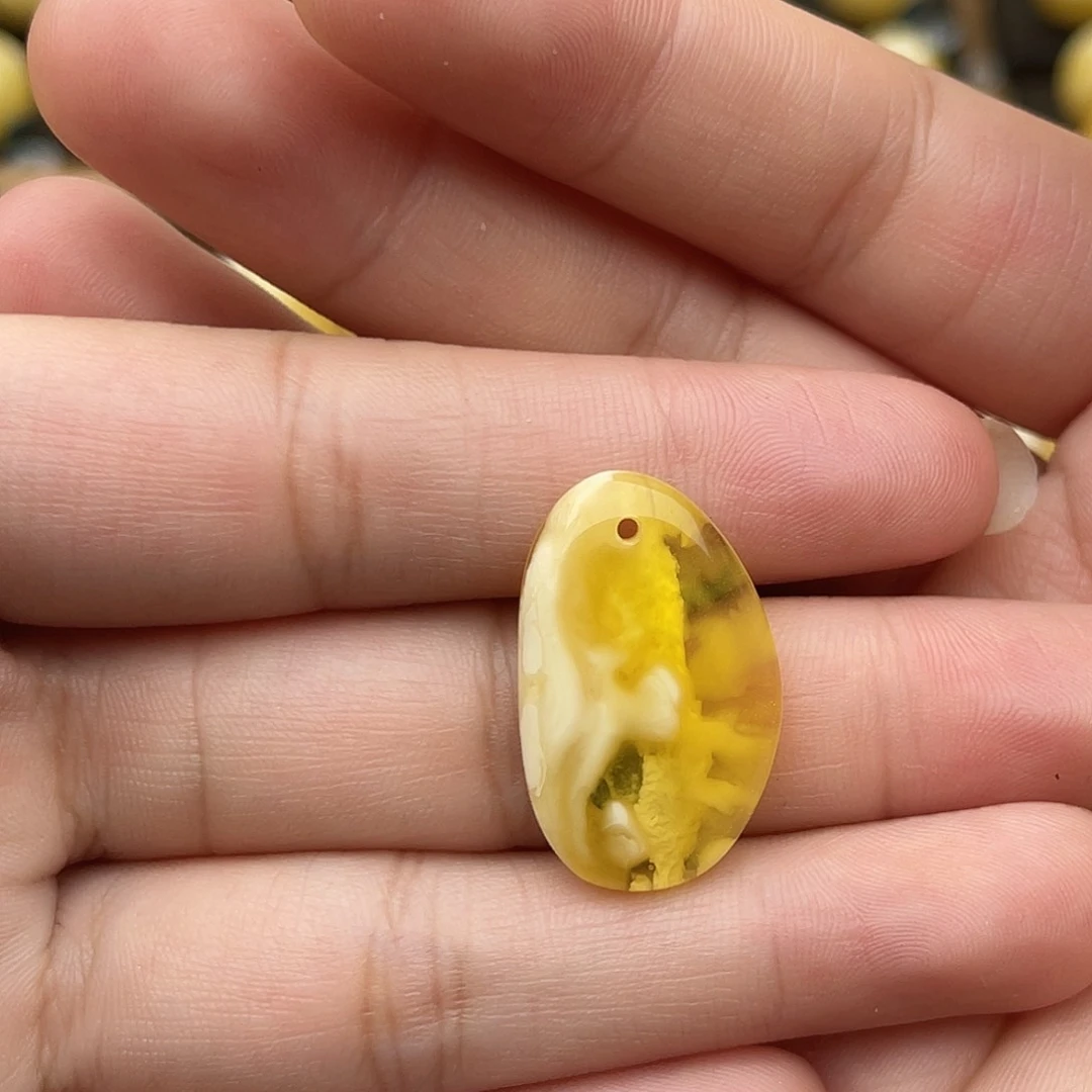 裸石琥珀未镶嵌蜜蜡金瓷白牌