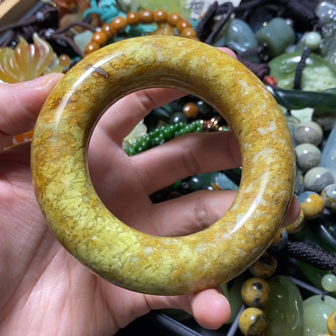 蛇纹石玉未镶嵌颈饰微瑕55口