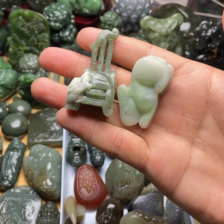 和田玉未镶嵌挂件