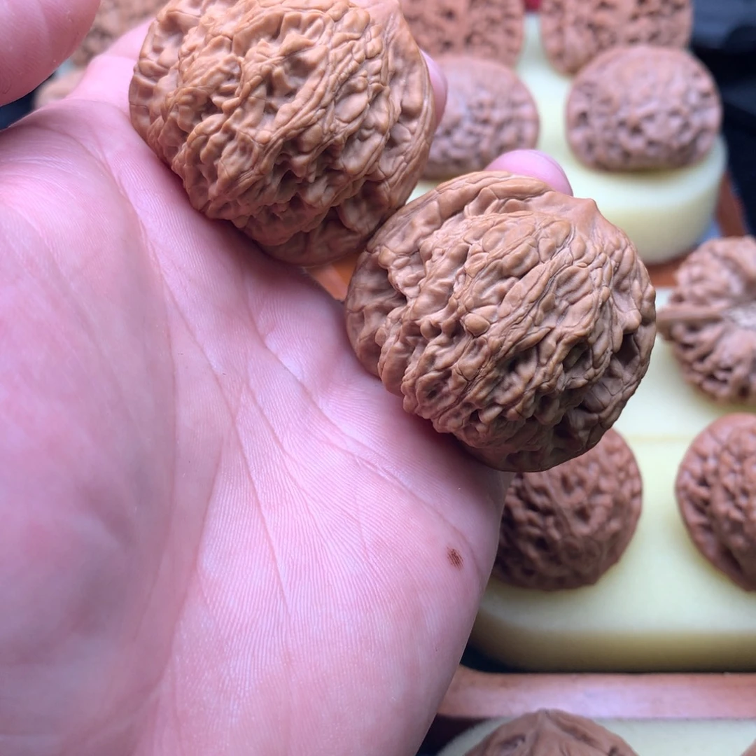 把件文玩核桃麦穗虎头