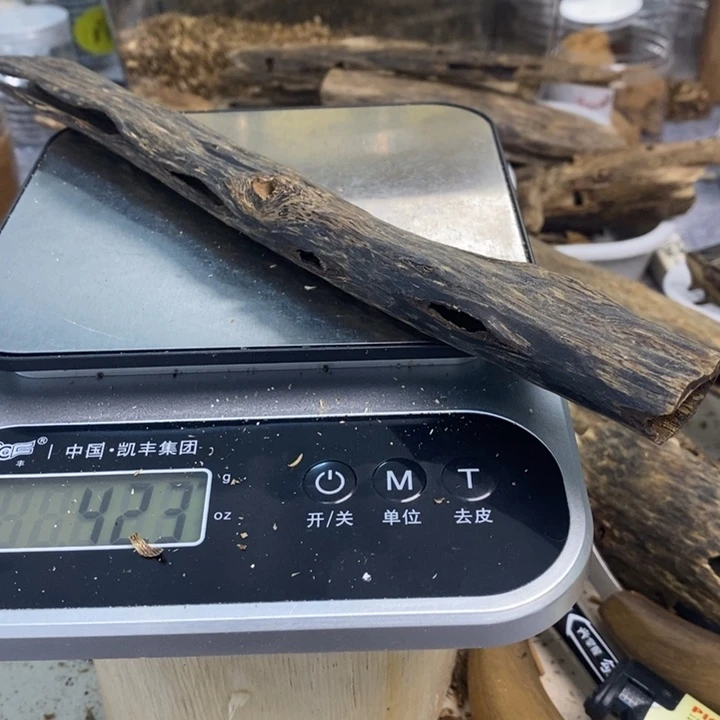 沉香碎屑沉香原材料