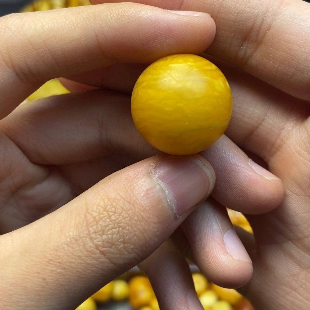 蜜蜡未镶嵌珠宝奇石