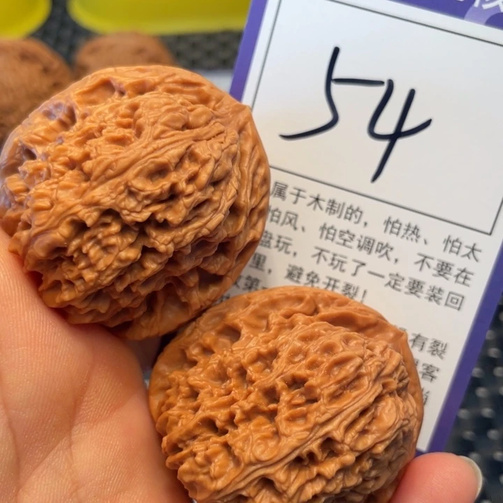 桃核把件42南疆石54。。。。。。。。
