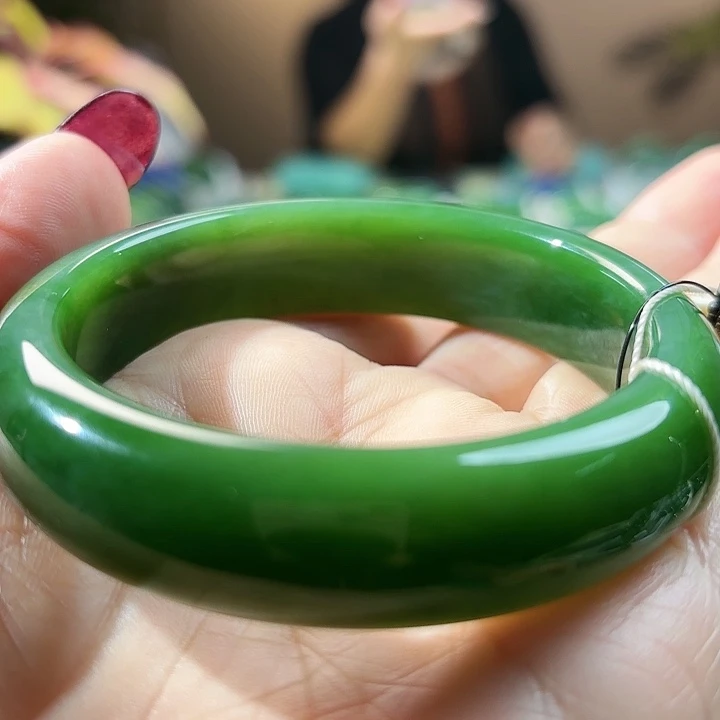 未镶嵌手镯和田玉（碧玉）