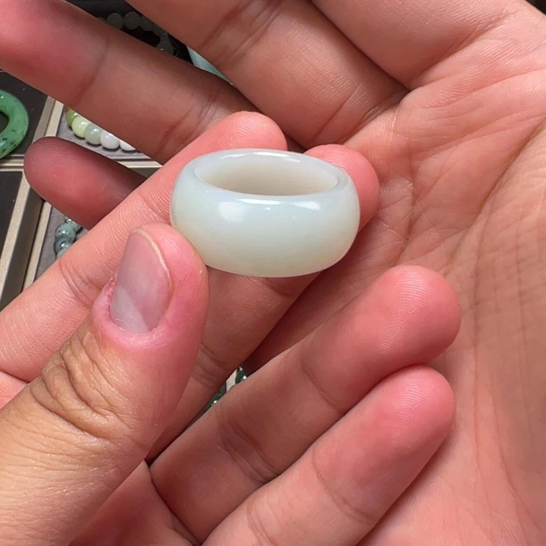 颈饰未镶嵌和田玉内径21.2mm