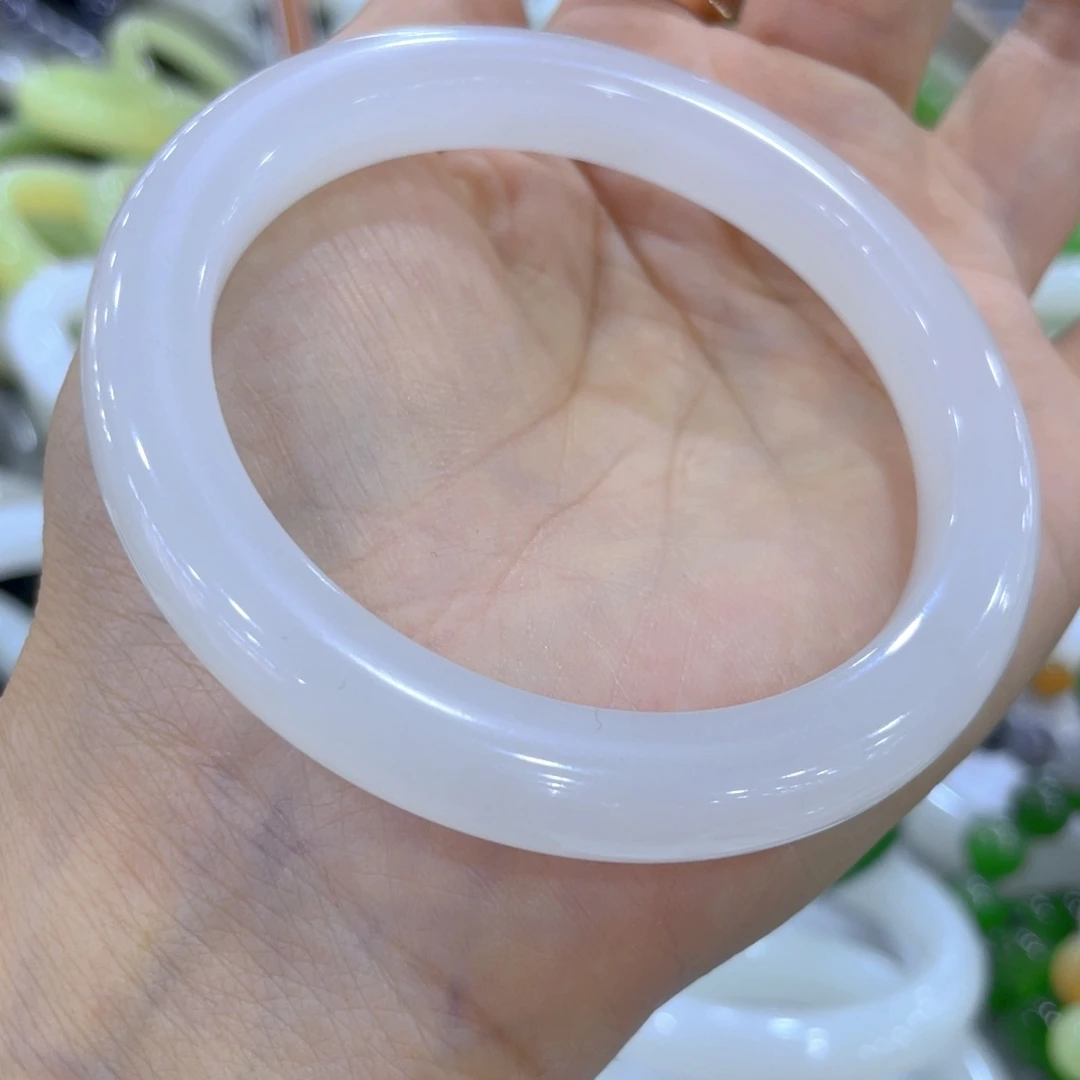 未镶嵌手镯和田玉二****人