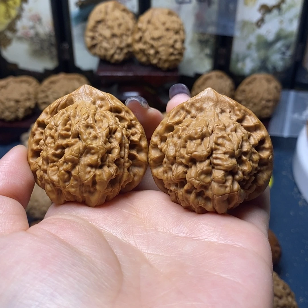 文玩核桃吊坠官帽42尺06