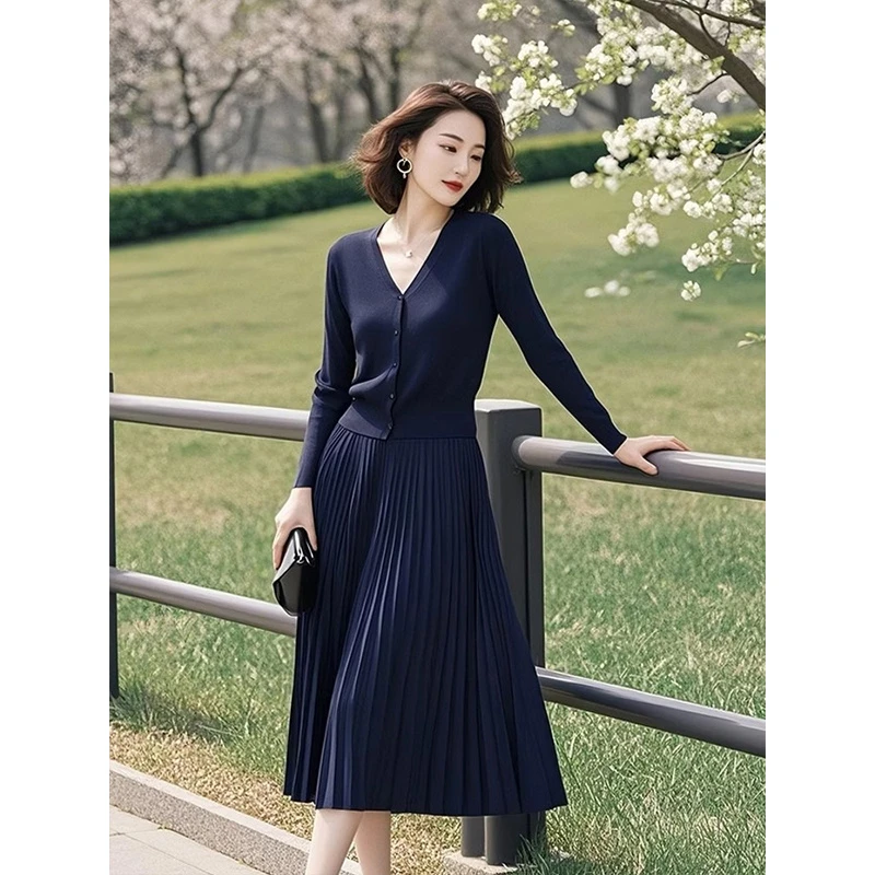 深蓝色针织套装女装2025春季新款韩版开衫上衣百褶半身裙子两件套