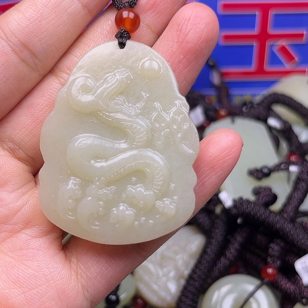 颈饰未镶嵌和田玉