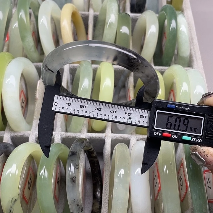 蛇纹石玉未镶嵌手镯27