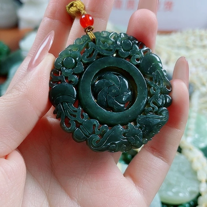 颈饰未镶嵌和田玉