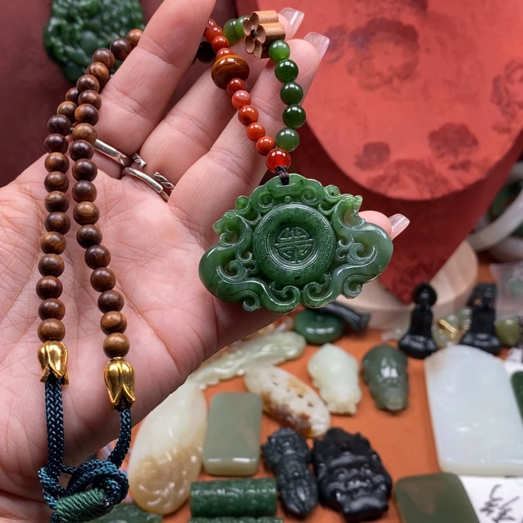 和田玉未镶嵌颈饰