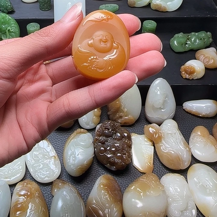 石英质玉（缅黄）未镶嵌颈饰