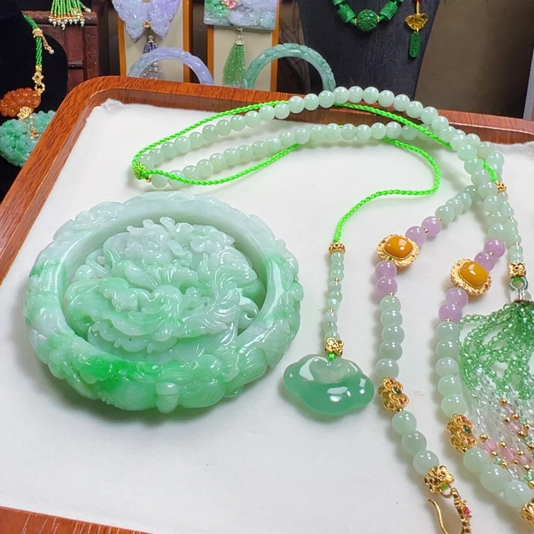 翡翠未镶嵌毛衣链冰阳绿手镯套装