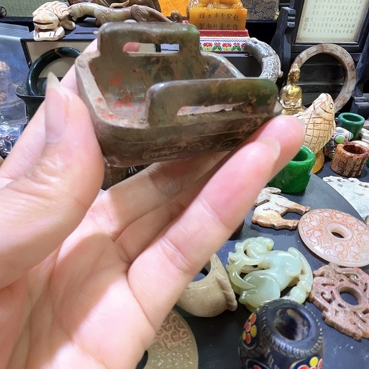 张***军摆件陶瓷艺术品制作等