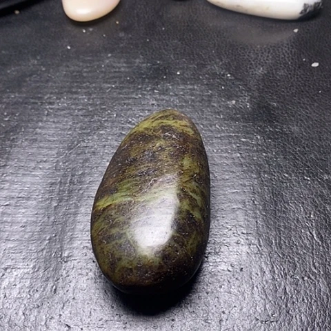 和田玉足铂镶嵌珠宝奇石