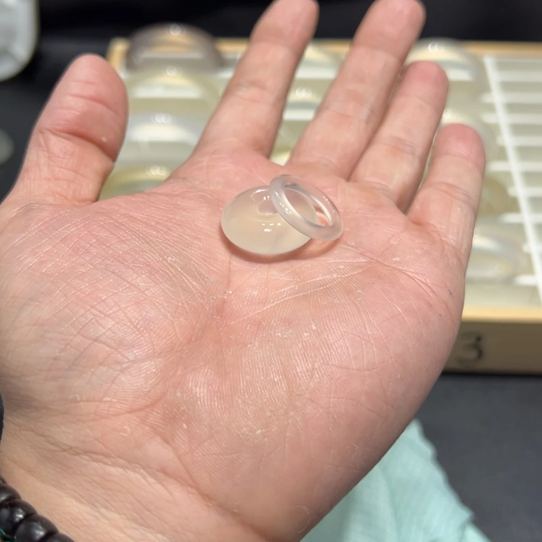 z***u玛瑙/玉髓未镶嵌手镯