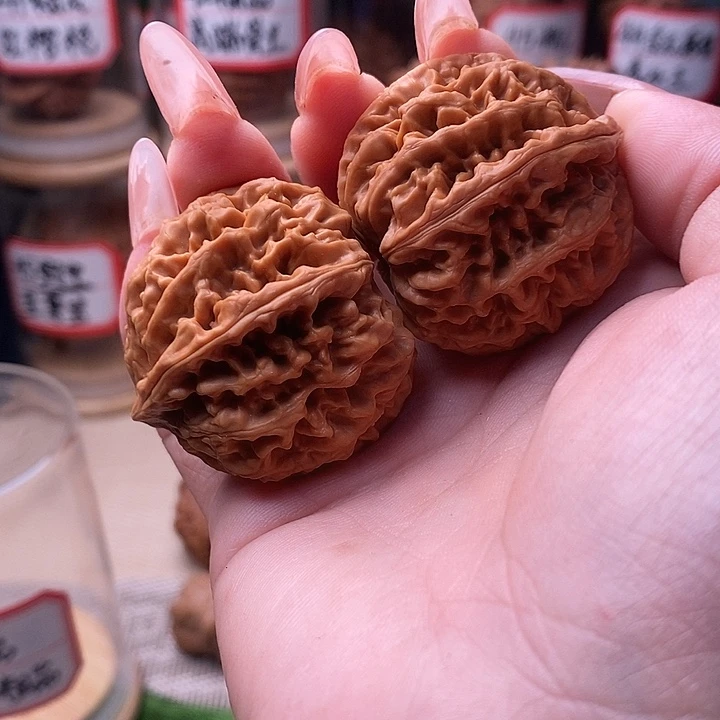 吃***去把件文玩核桃卧龙……