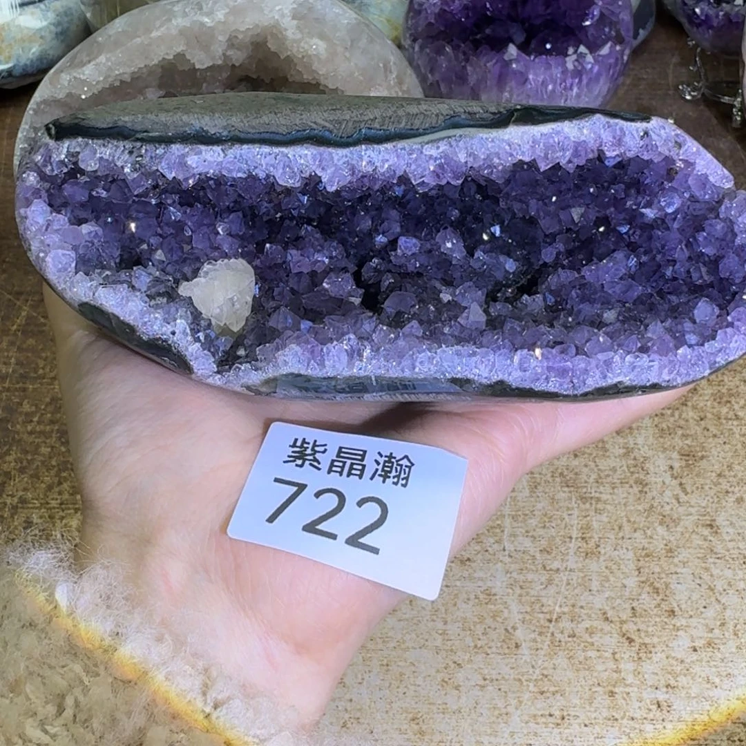 未镶嵌水晶大型摆件（非配饰）