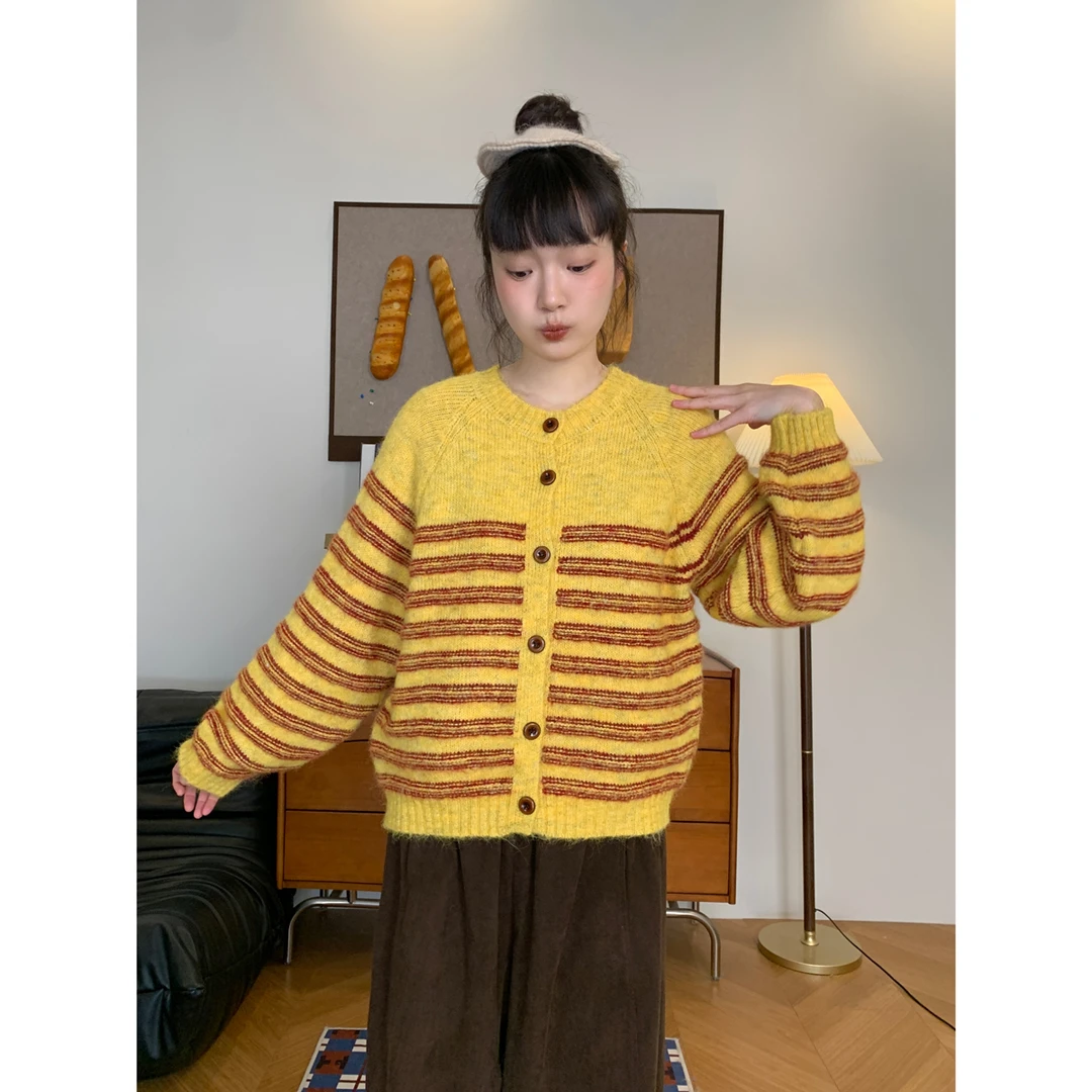 复古条纹百搭针织开衫女韩版秋冬新款宽松百搭显瘦软糯毛衣外套潮